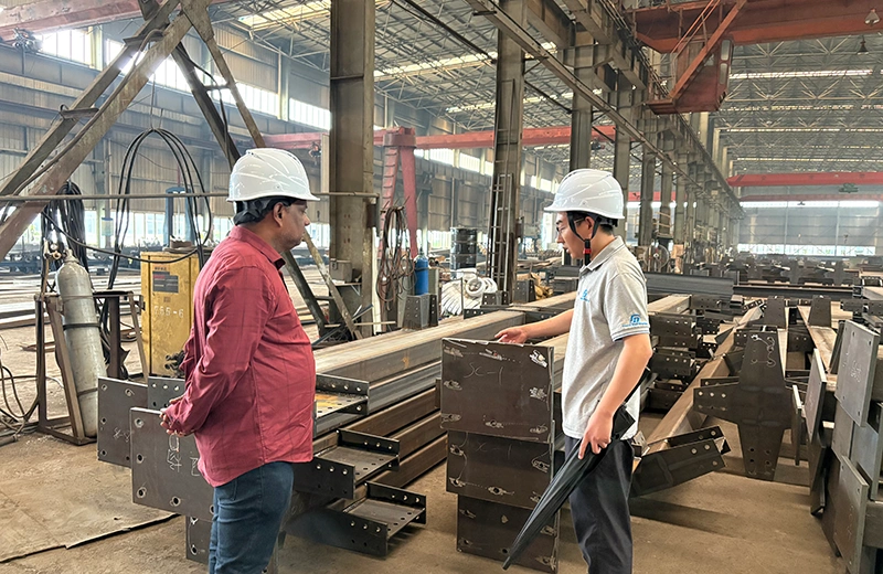 Welcome Nigerian customers to visit our factory