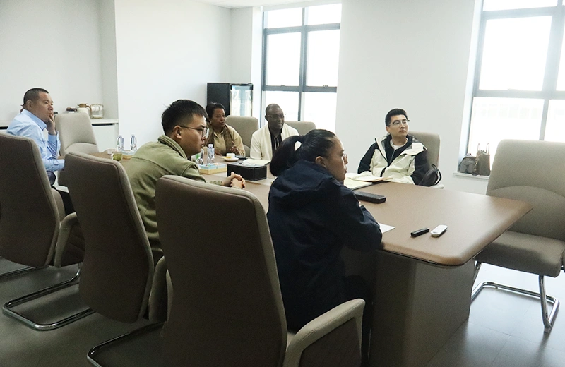 Welcome Reunion customers to visit our factory